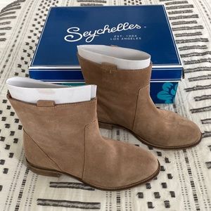 Seychelles tan suede bootie 6.5